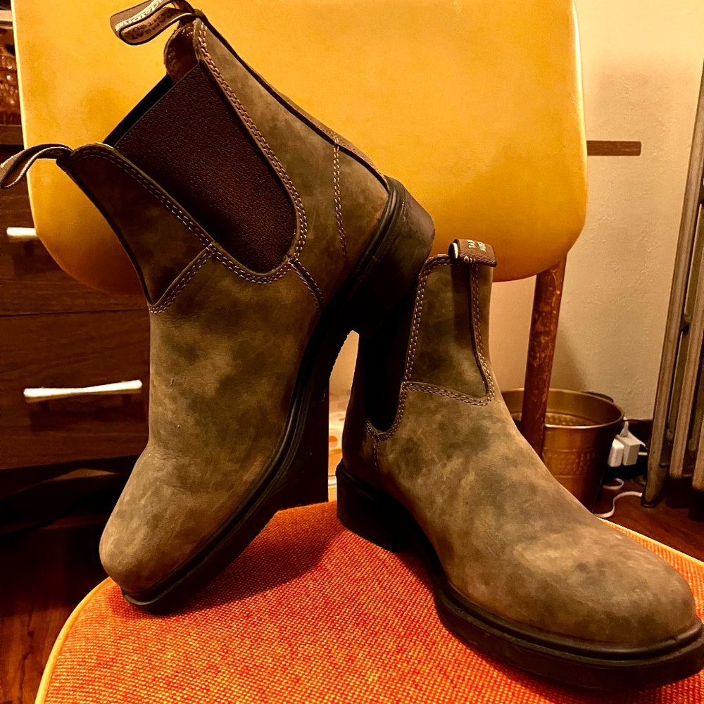 Blundstone Women's Dress Chelsea Boots, Rustic Brown, Style #1306